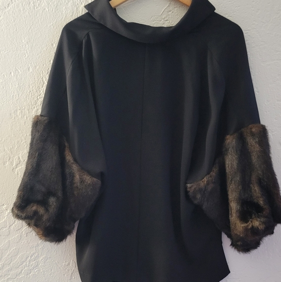 Zara Faux Fur Sleeve Top Size Small - Picture 2 of 7